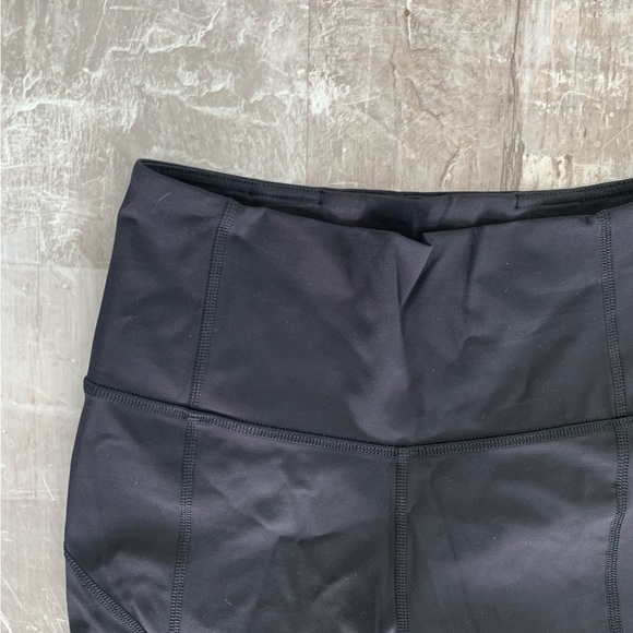 Lululemon cropped leggings. - Picture 3 of 6